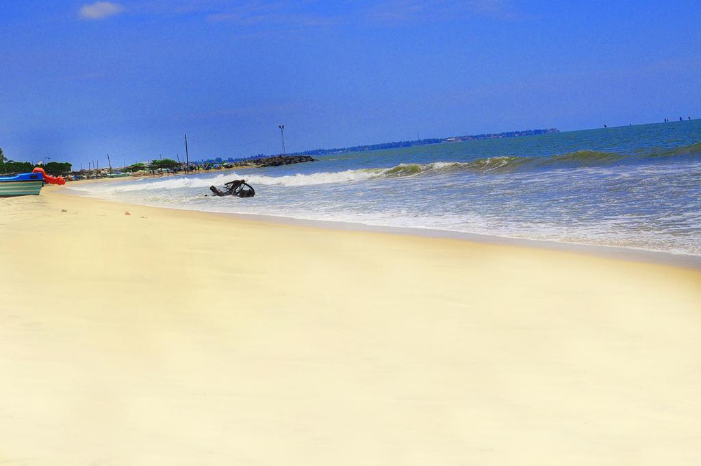 Lanka Beach Hotel Ettukala Extérieur photo