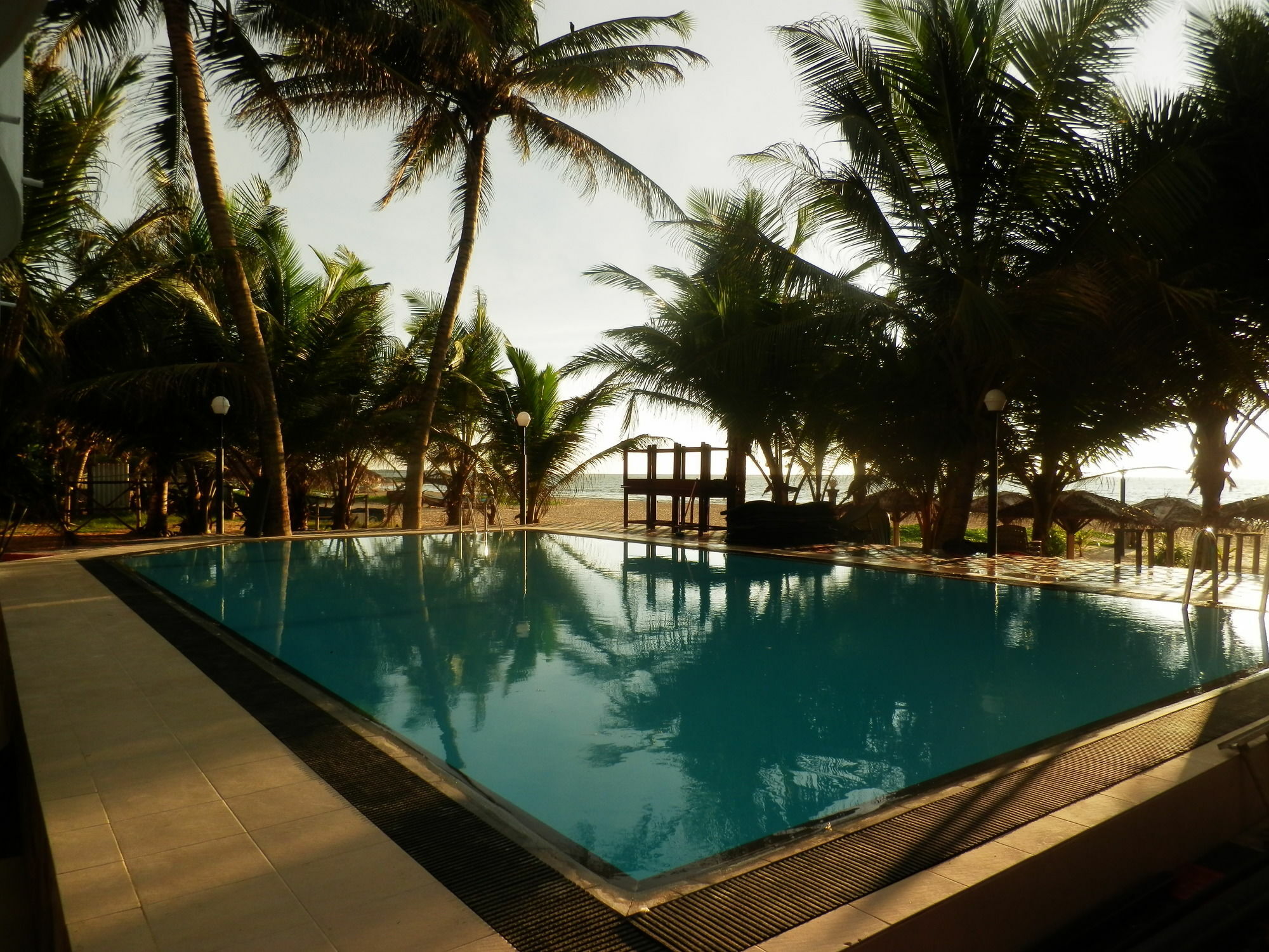 Lanka Beach Hotel Ettukala Extérieur photo